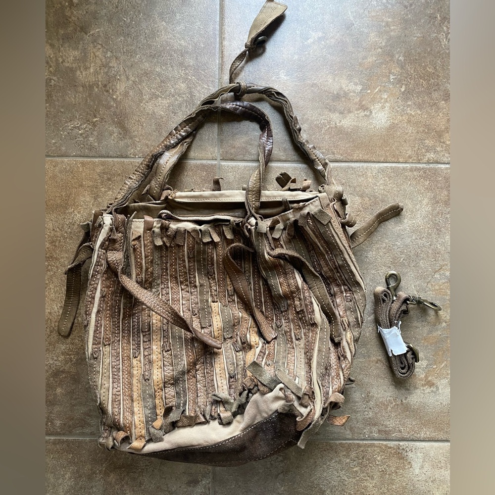 Caterina Lucchi 100% Italian leather bucket bag.